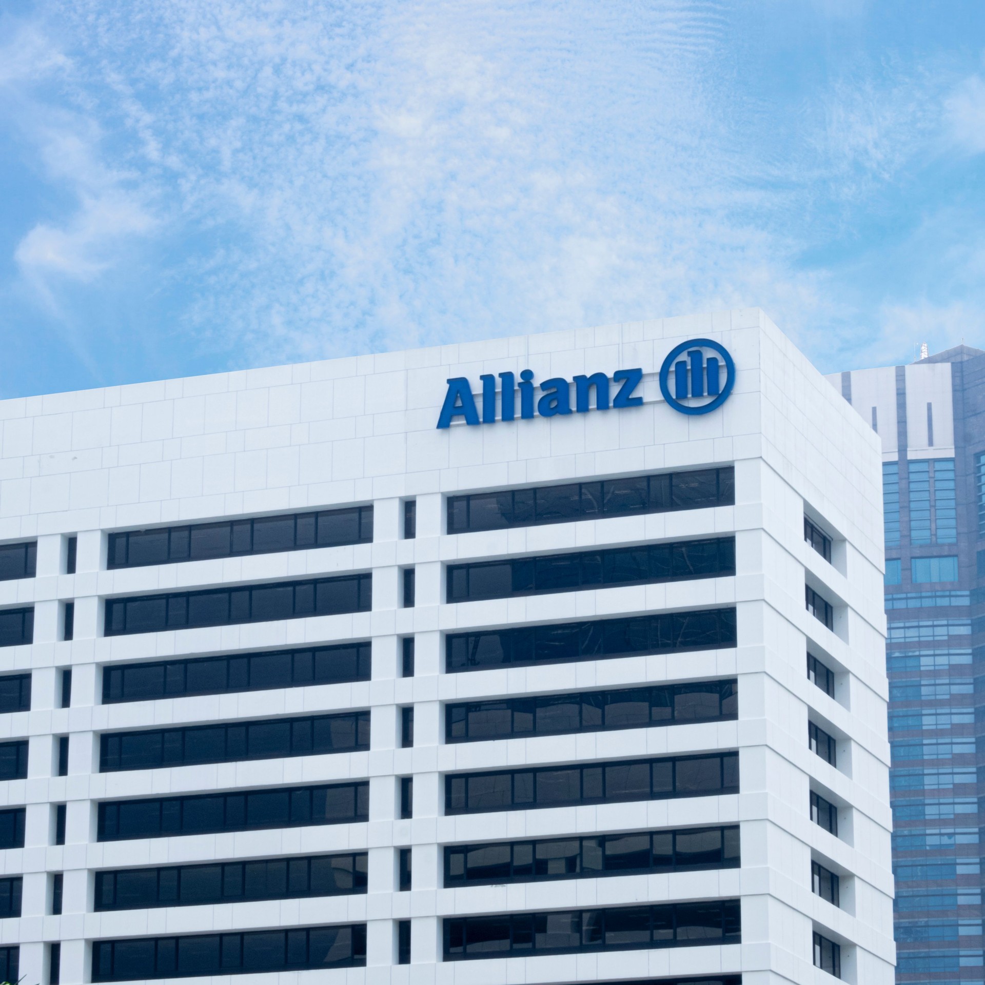 Allianz Building and Logo